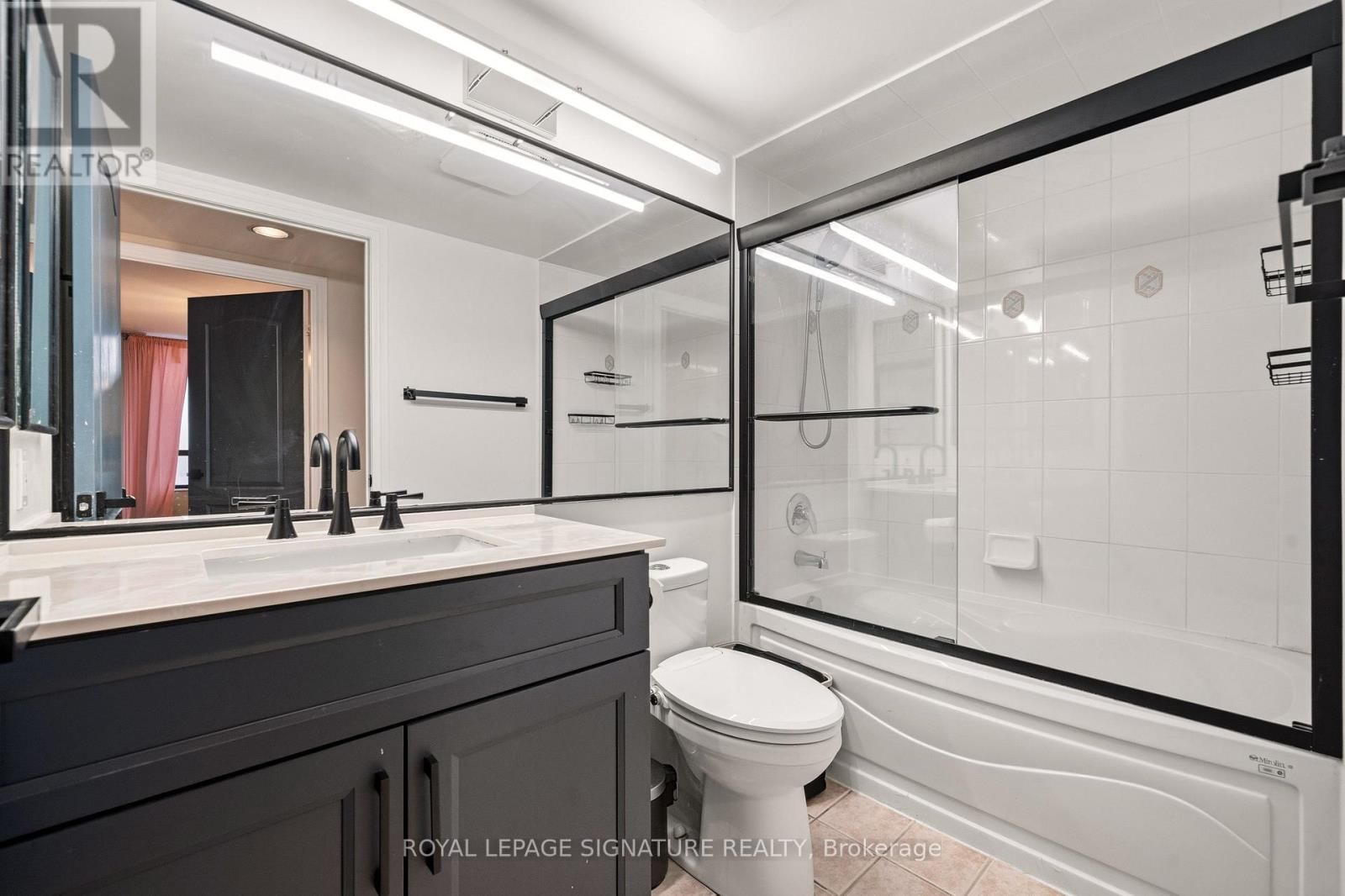 2217 - 18 SOMMERSET WAY Image 19