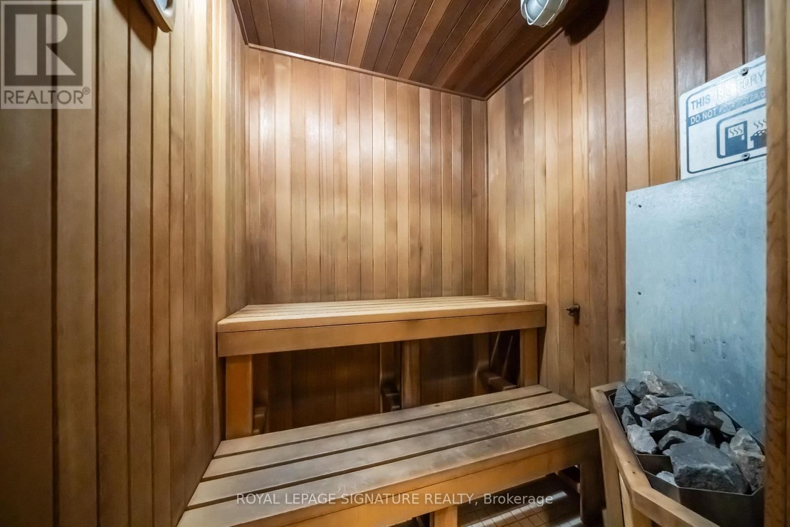 2217 - 18 SOMMERSET WAY Image 21