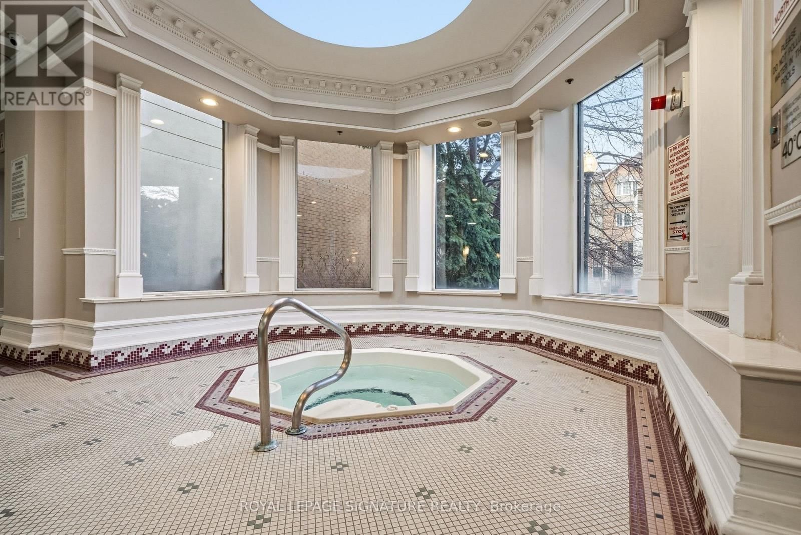 2217 - 18 SOMMERSET WAY Image 23