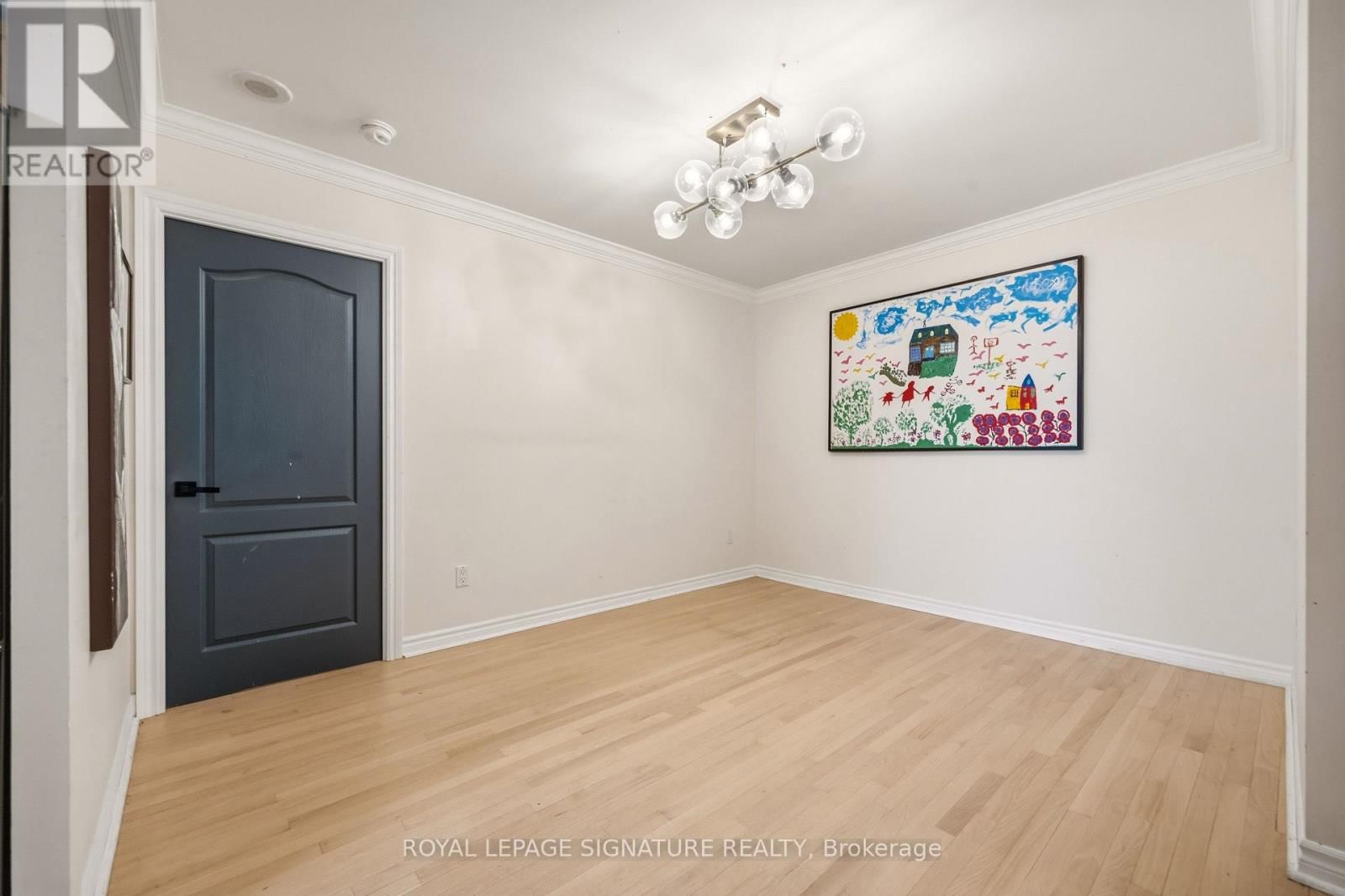 2217 - 18 SOMMERSET WAY Image 8