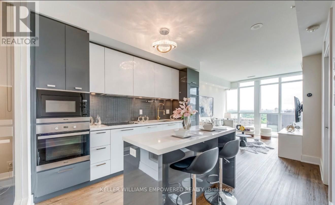 705 - 32 DAVENPORT ROAD EAST Image 10