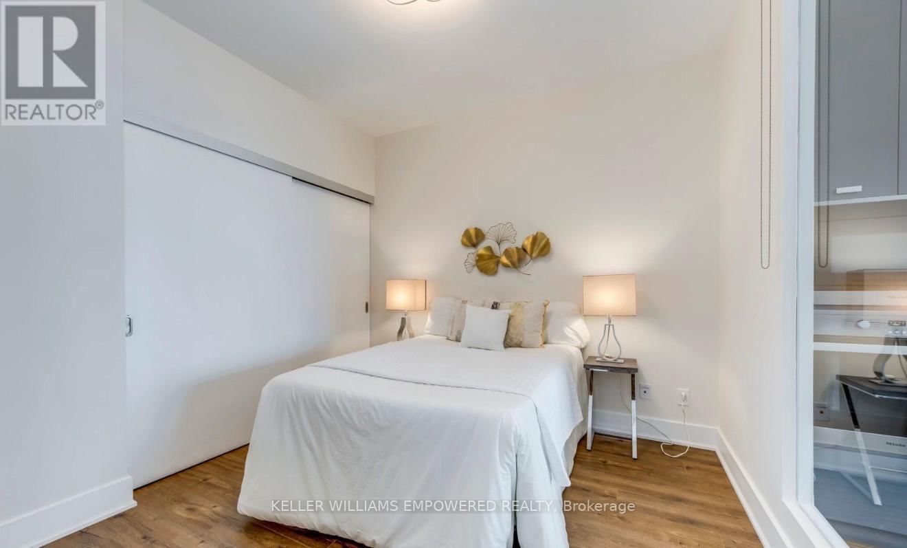 705 - 32 DAVENPORT ROAD EAST Image 12