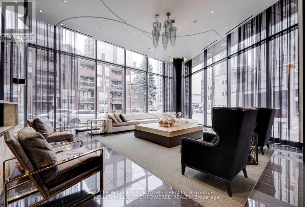 705 - 32 DAVENPORT ROAD EAST Image 4