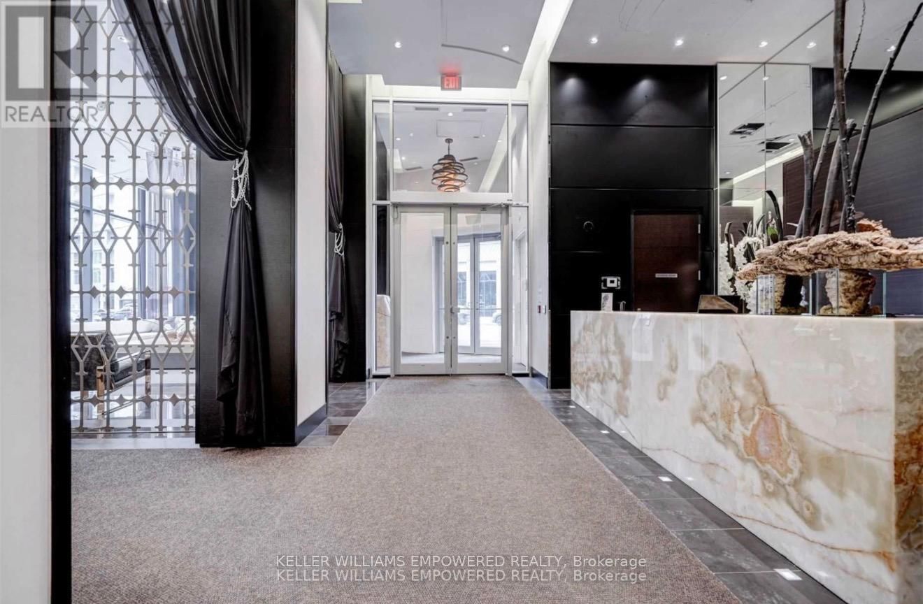 705 - 32 DAVENPORT ROAD EAST Image 6