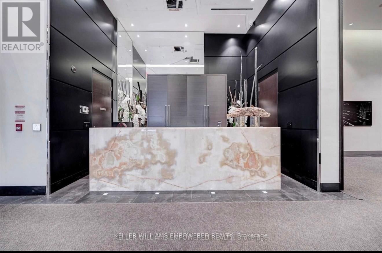 705 - 32 DAVENPORT ROAD EAST Image 7