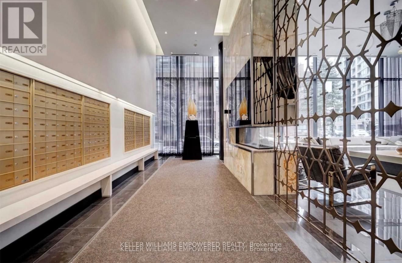 705 - 32 DAVENPORT ROAD EAST Image 8