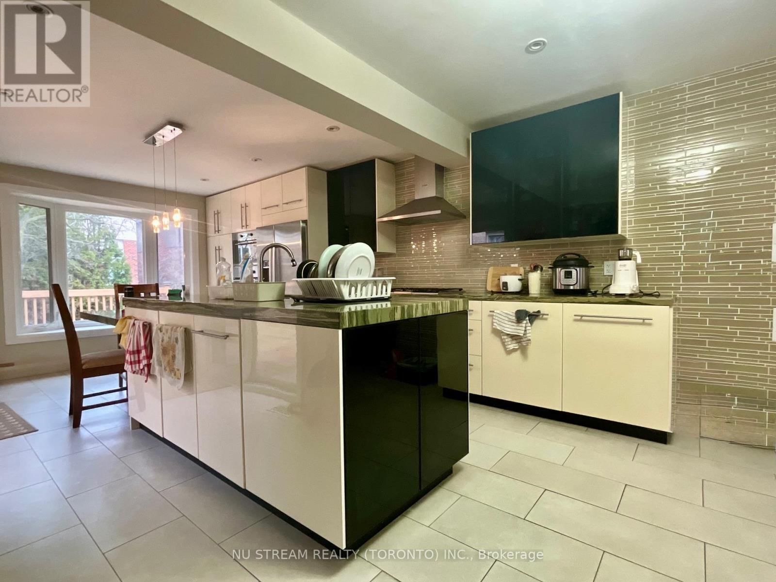 Upper - 260 FISHERVILLE ROAD Image 5