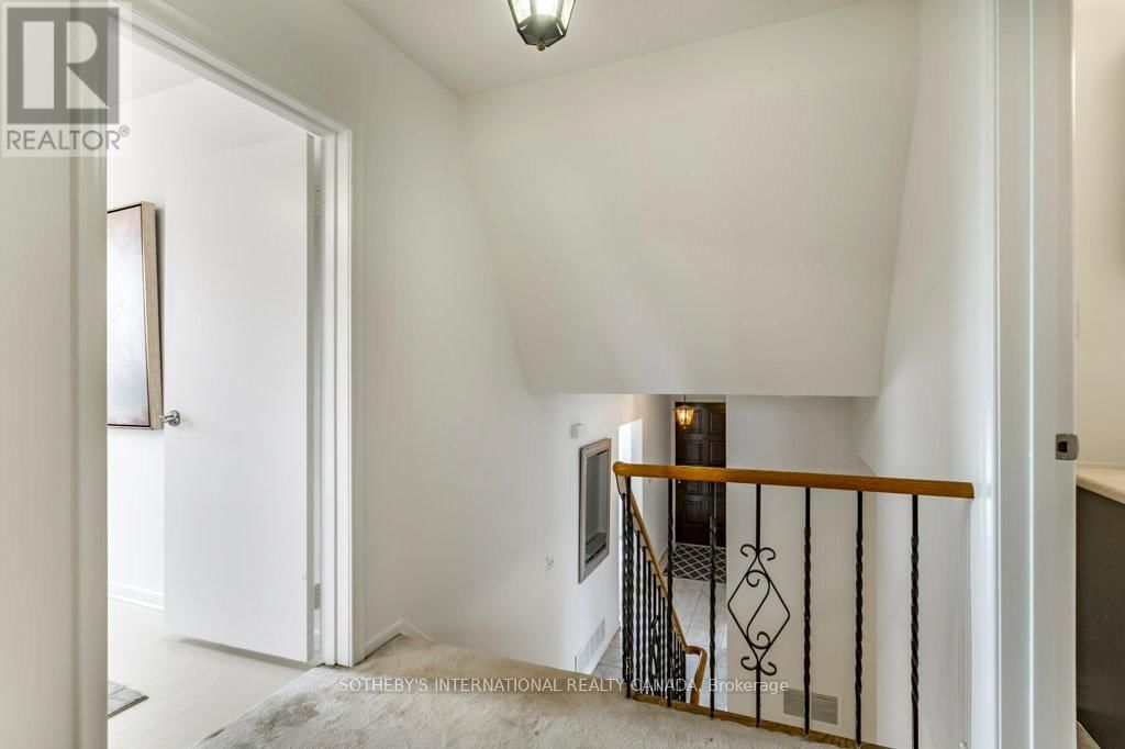 21 SUMMERSIDE CRESCENT Image 11