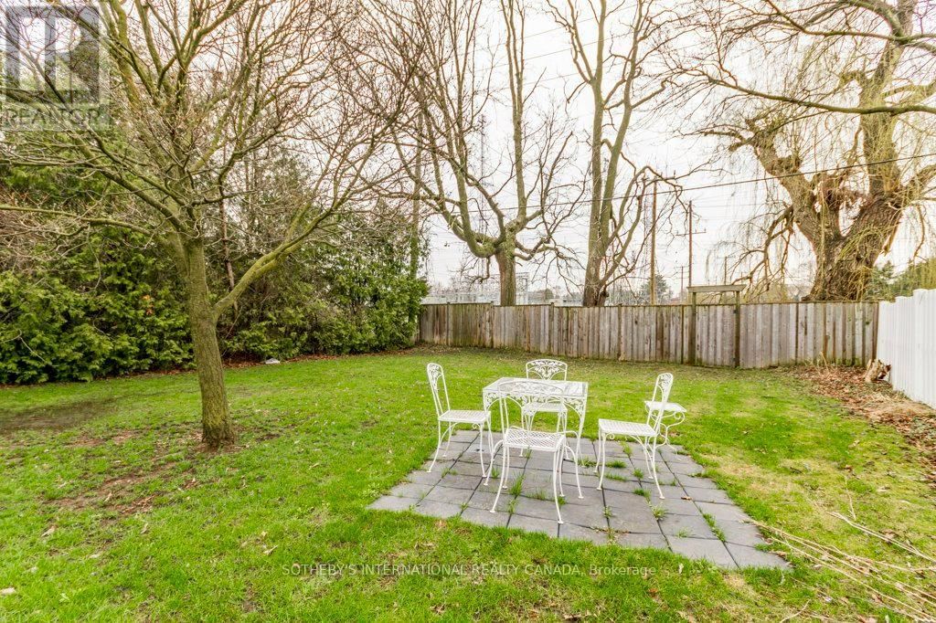 21 SUMMERSIDE CRESCENT Image 30