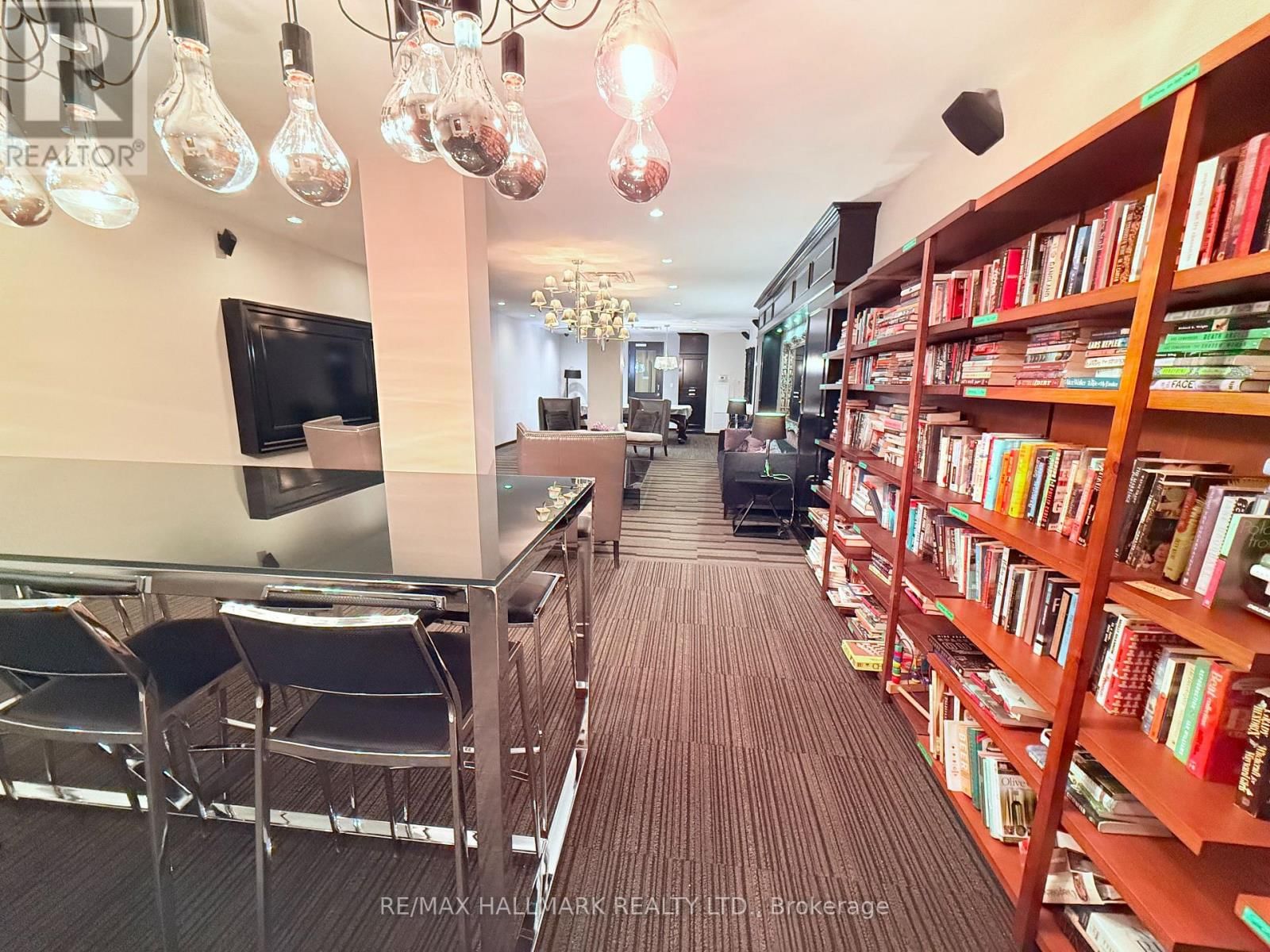 819 - 510 KING STREET EAST Image 18