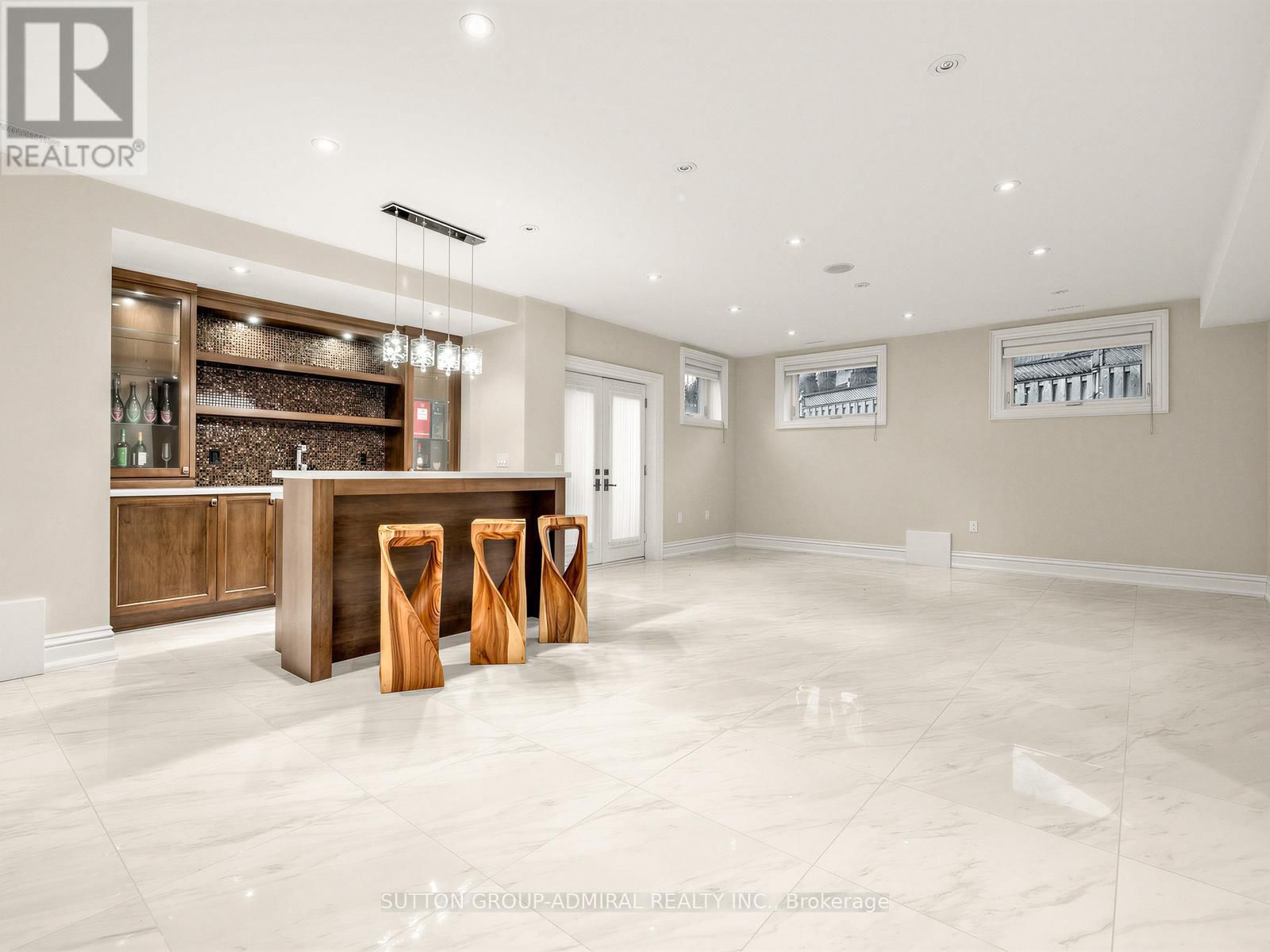 5 LLOYDMINSTER CRESCENT Image 45