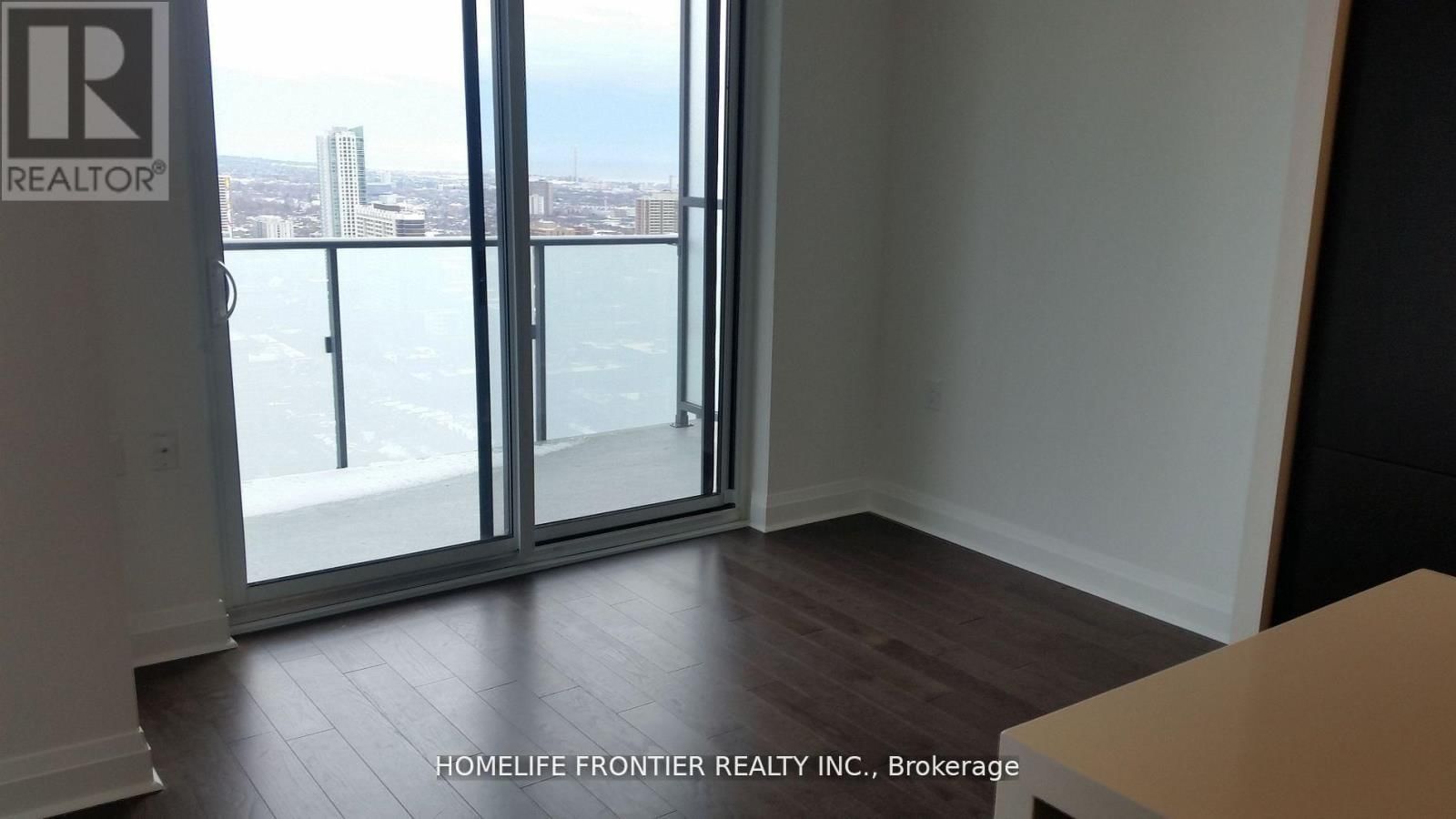 3106 - 1080 BAY STREET Image 2