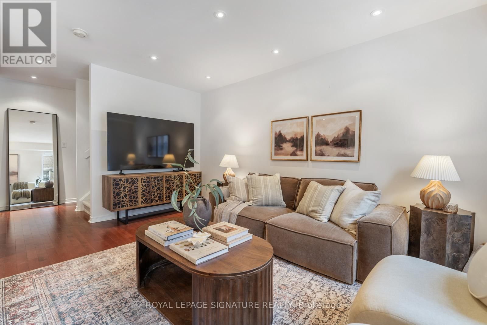 223 - 26 WESTERN BATTERY ROAD Image 11