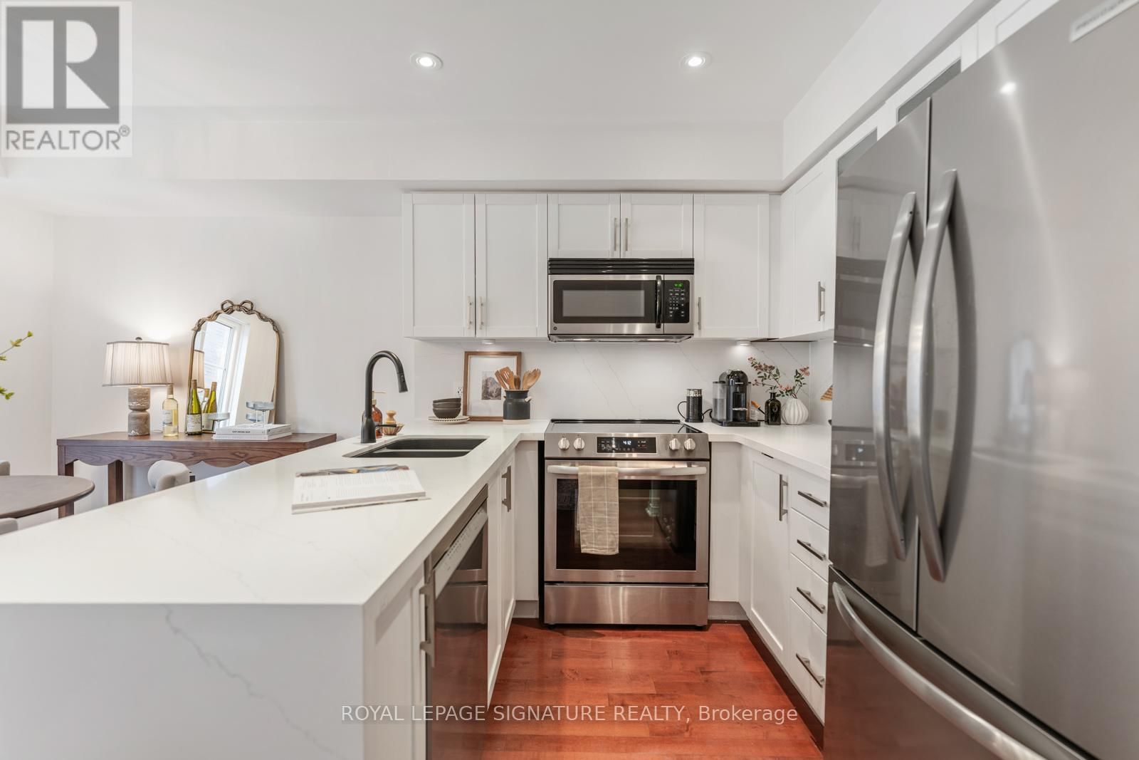 223 - 26 WESTERN BATTERY ROAD Image 18