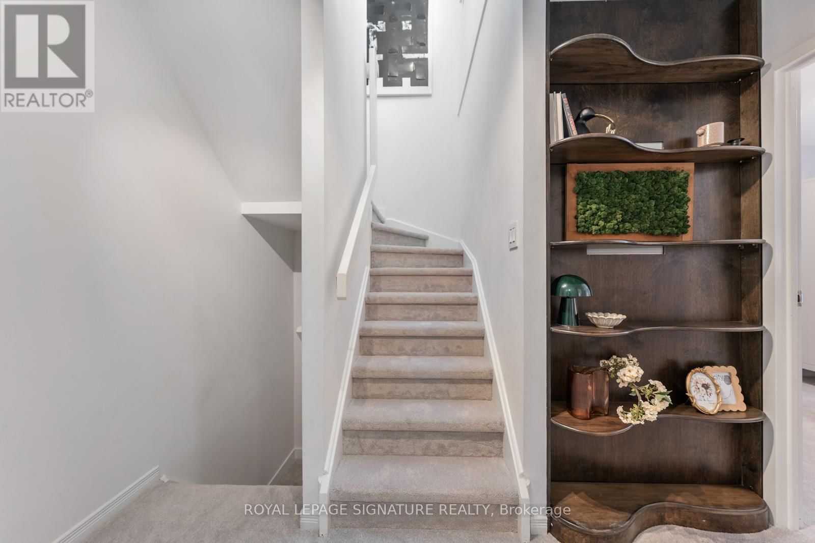 223 - 26 WESTERN BATTERY ROAD Image 33