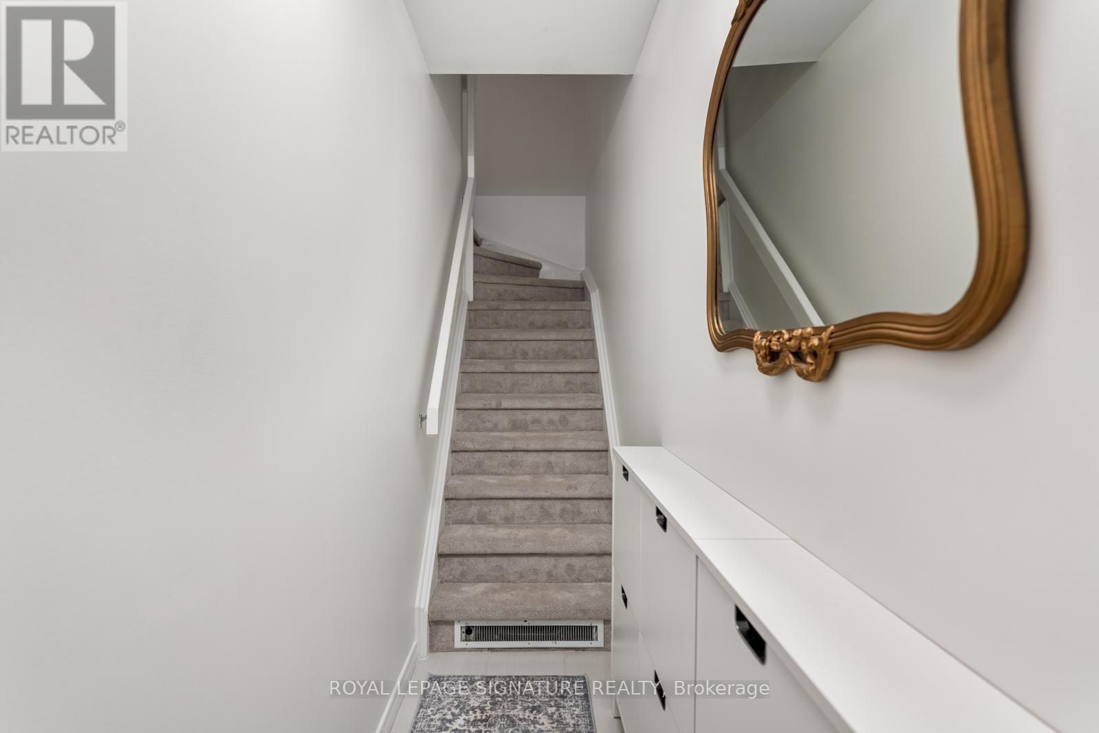 223 - 26 WESTERN BATTERY ROAD Image 6