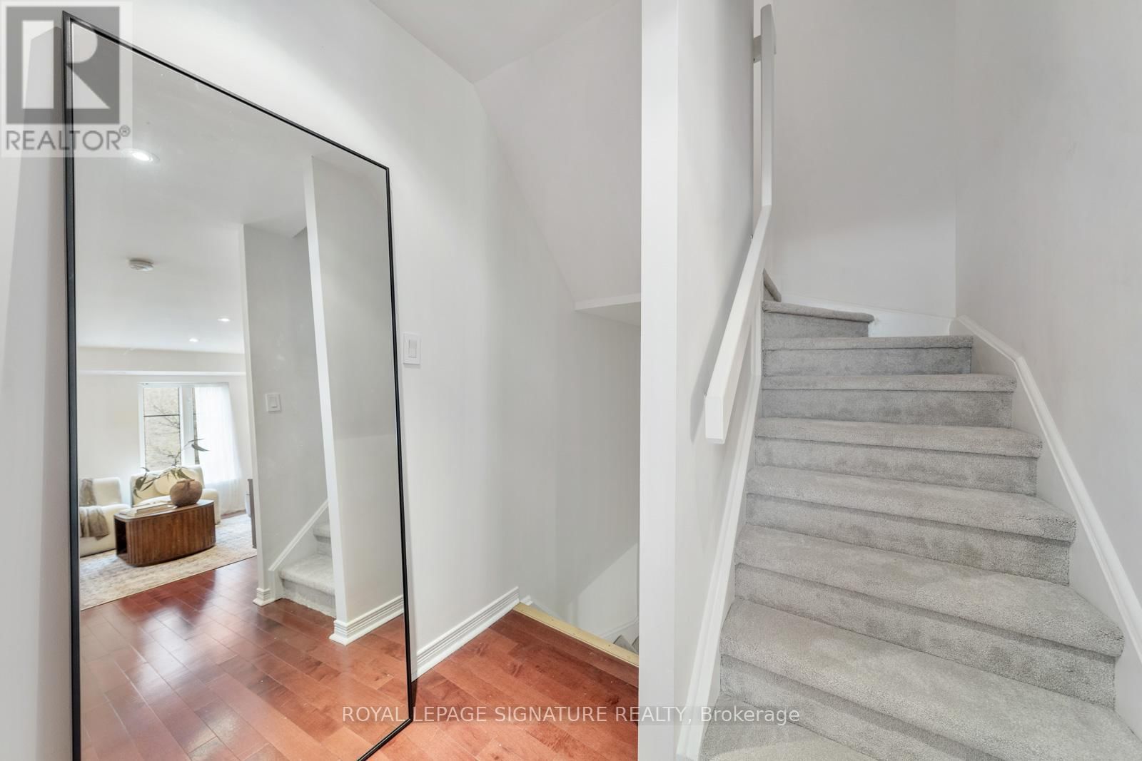 223 - 26 WESTERN BATTERY ROAD Image 7