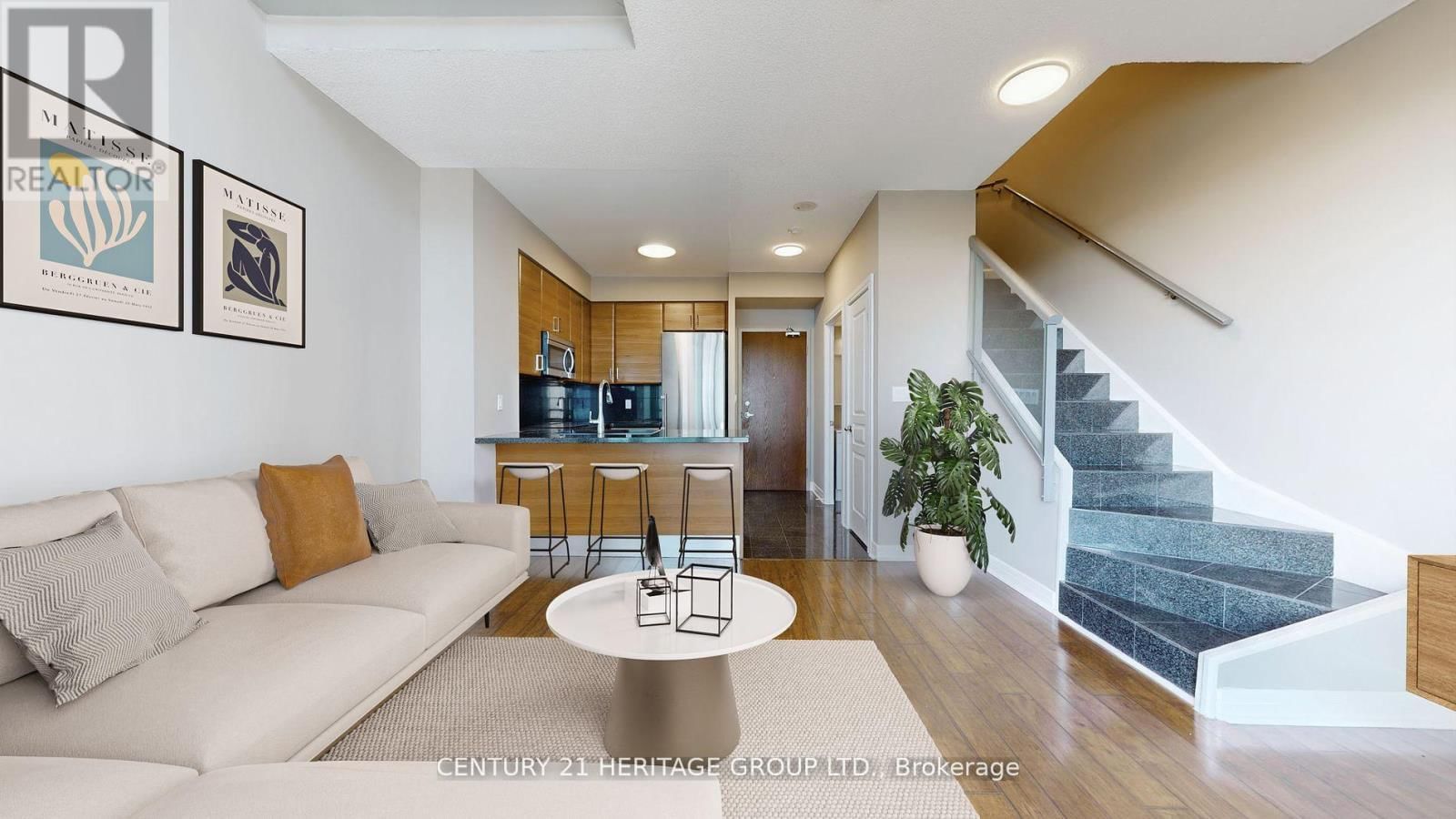 910 - 1 AVONDALE AVENUE Image 11