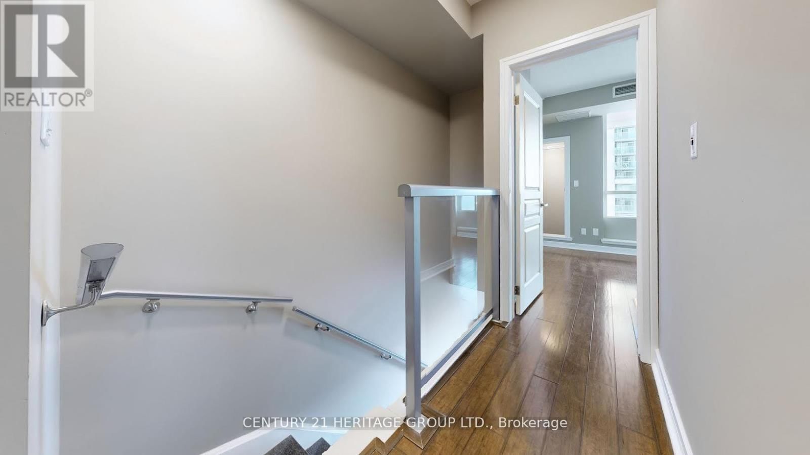 910 - 1 AVONDALE AVENUE Image 14