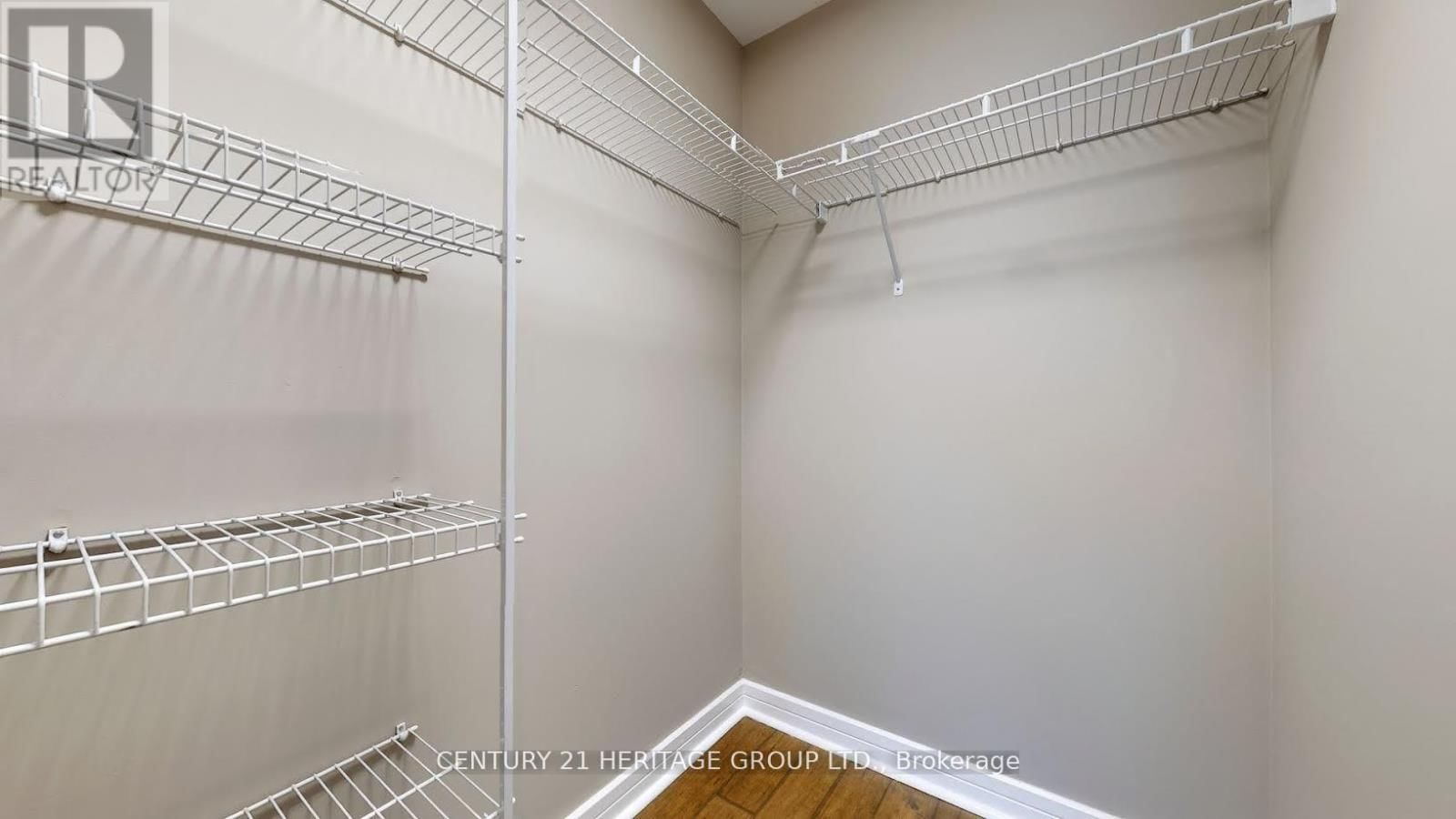 910 - 1 AVONDALE AVENUE Image 23