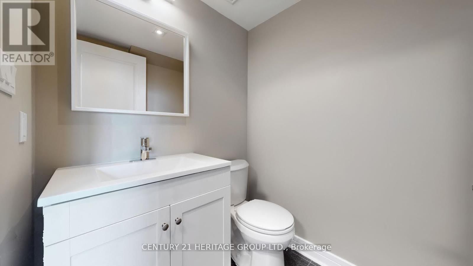 910 - 1 AVONDALE AVENUE Image 8