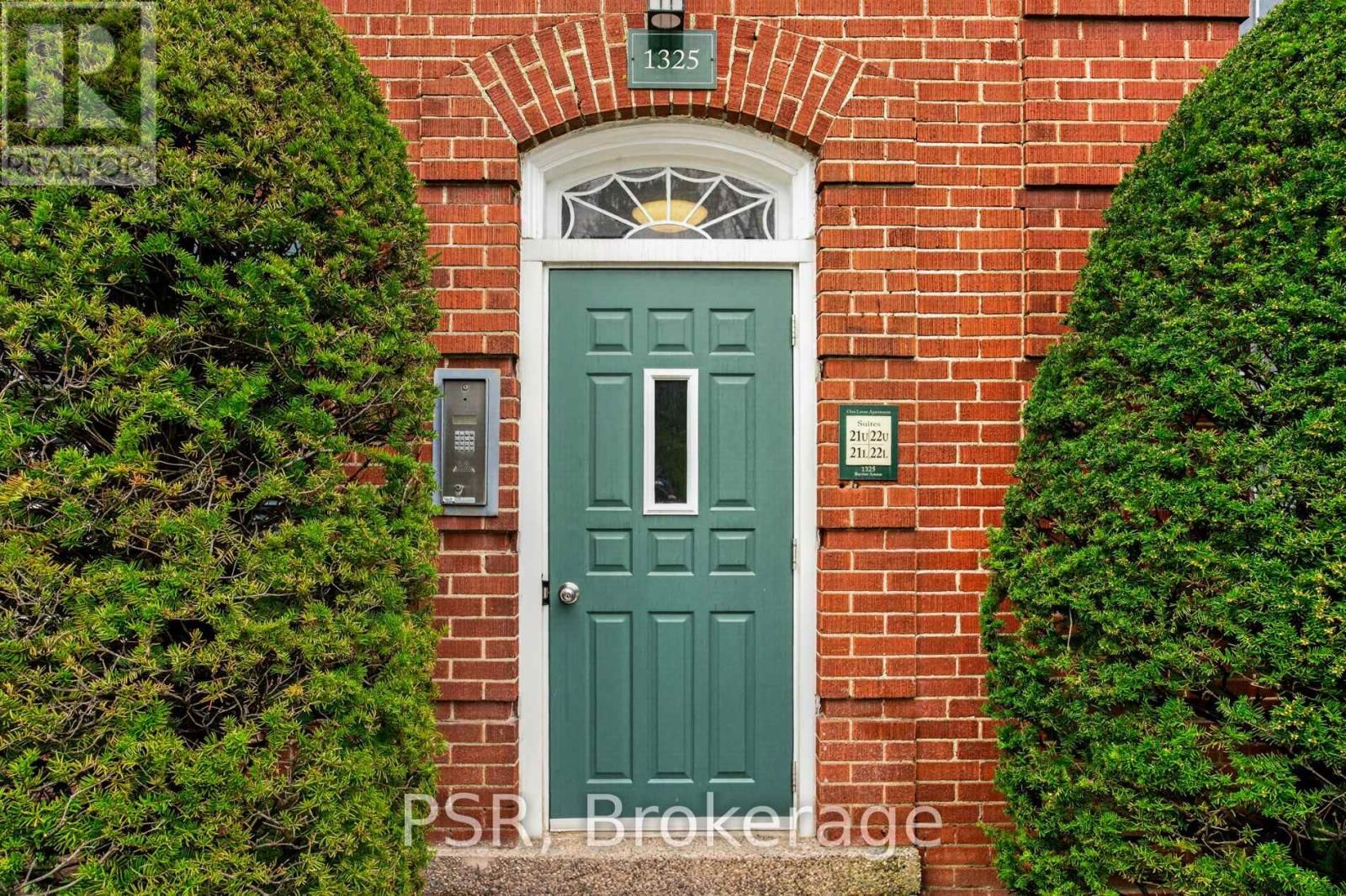 L21 - 1325 BAYVIEW AVENUE Image 2