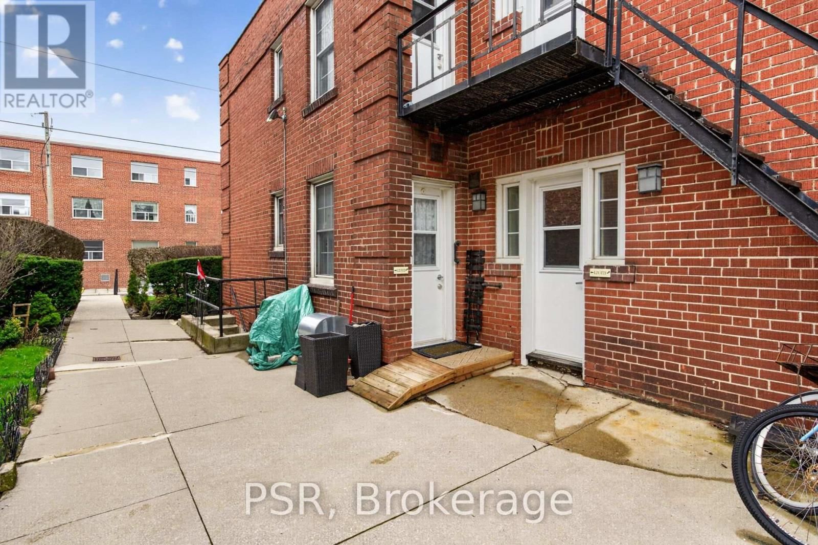 L21 - 1325 BAYVIEW AVENUE Image 20