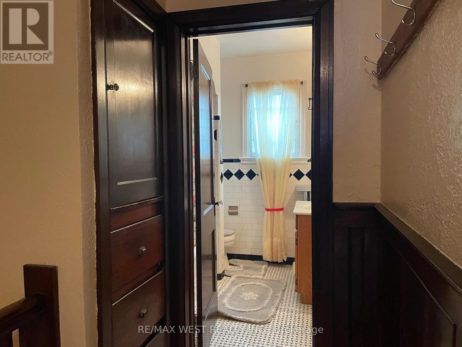 364 ROXTON ROAD Image 12