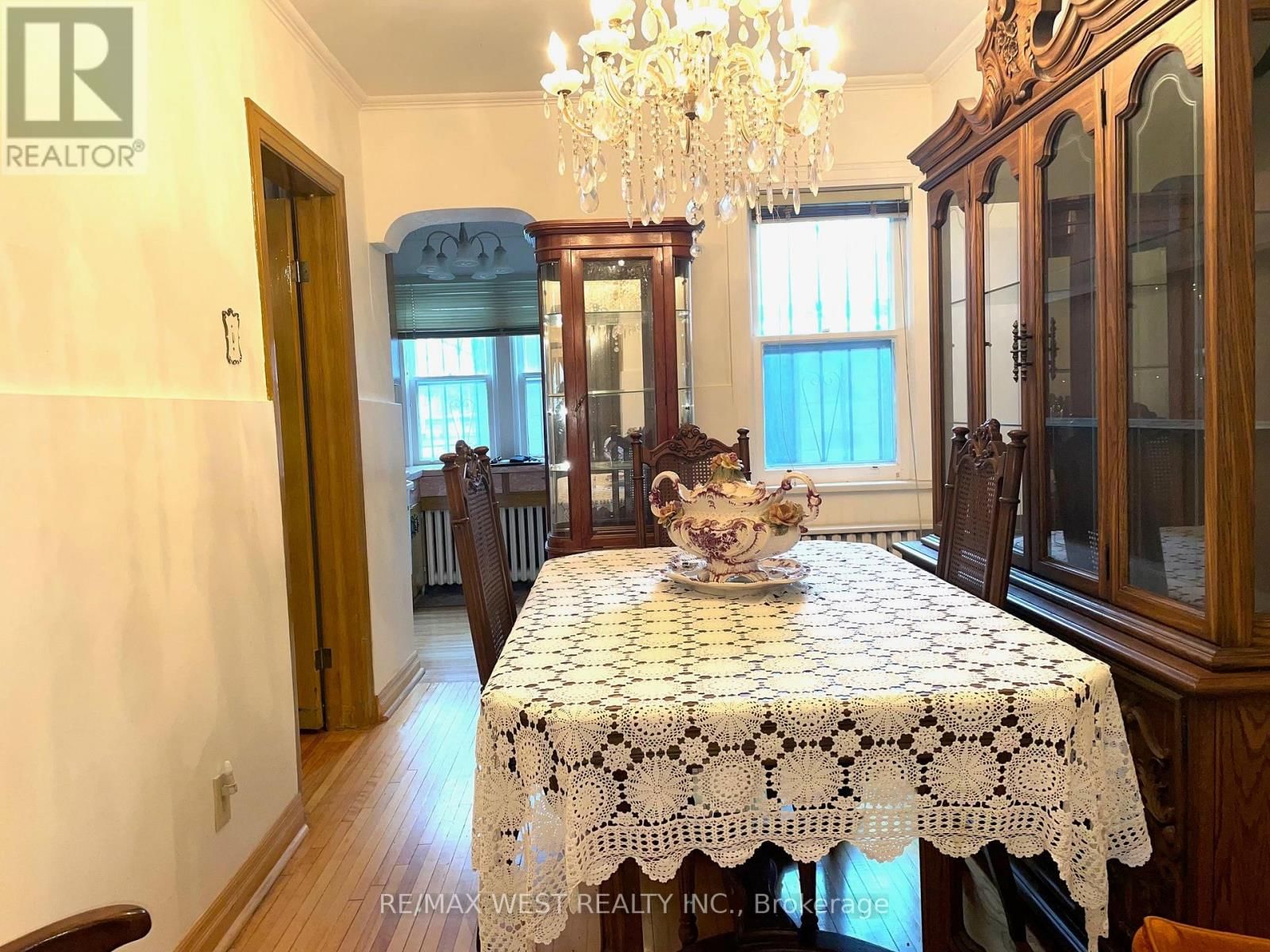 364 ROXTON ROAD Image 4