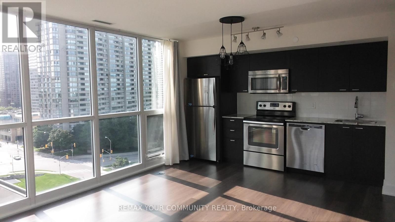 1105 - 88 SHEPPARD AVENUE Image 6