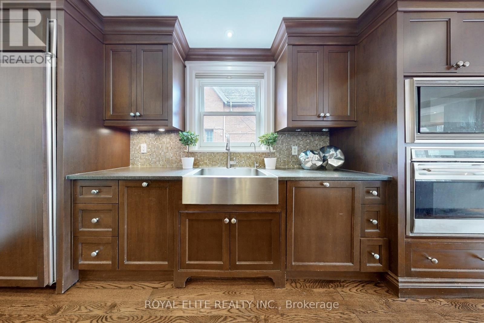 177 GLENGROVE AVENUE WEST Image 12