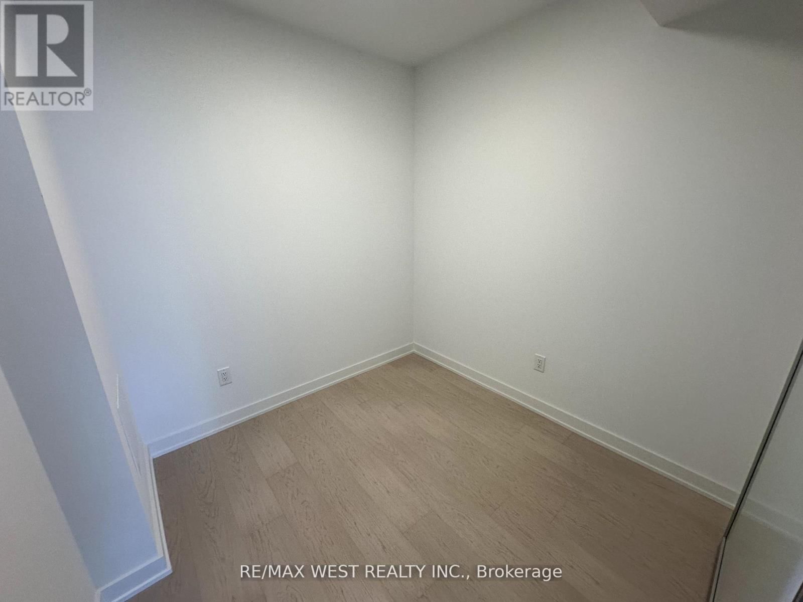 1105 - 252 CHURCH STREET Image 11