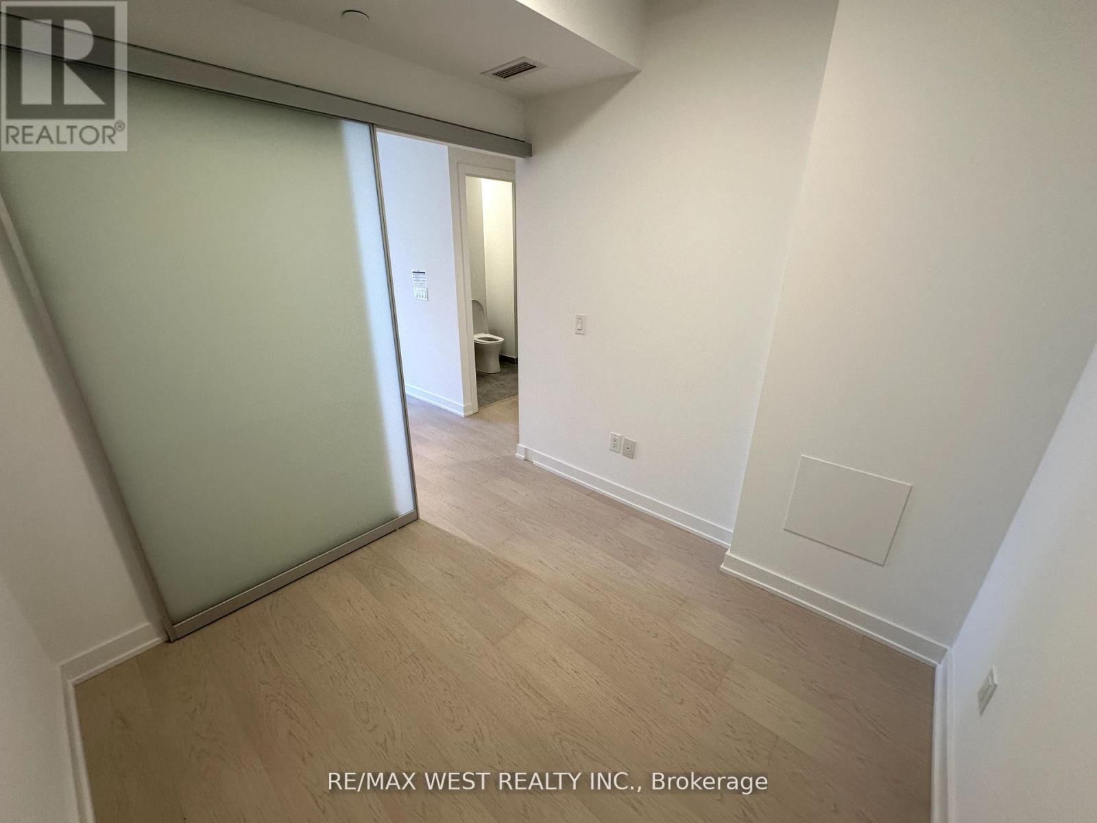 1105 - 252 CHURCH STREET Image 13