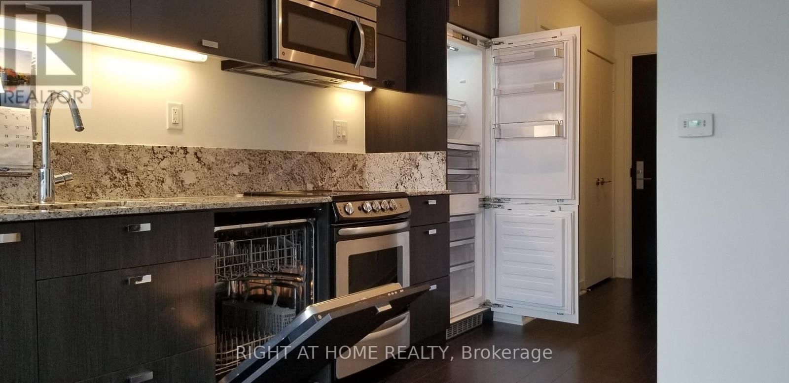 1003 - 290 ADELAIDE STREET WEST Image 5