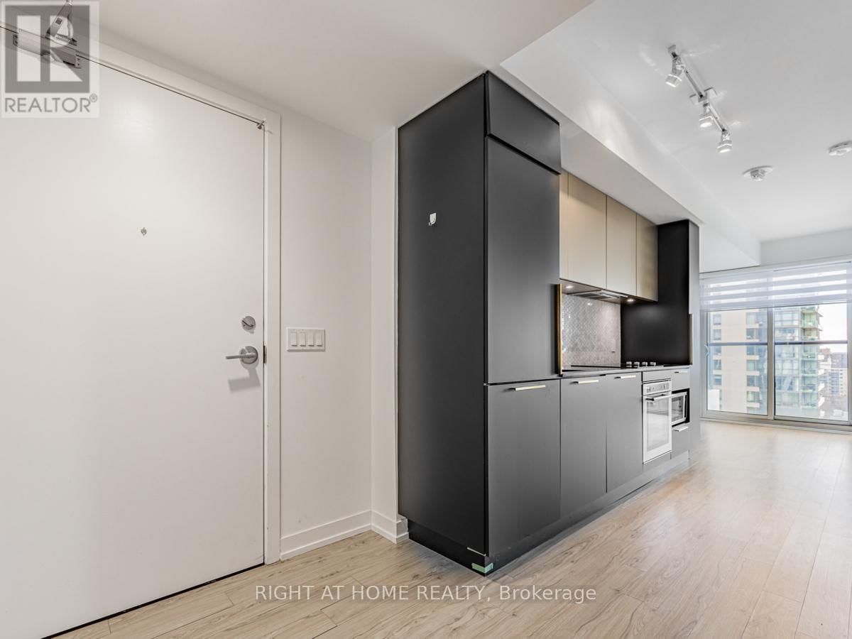 1615 - 85 WOOD STREET Image 10