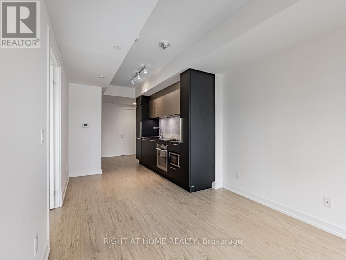 1615 - 85 WOOD STREET Image 16