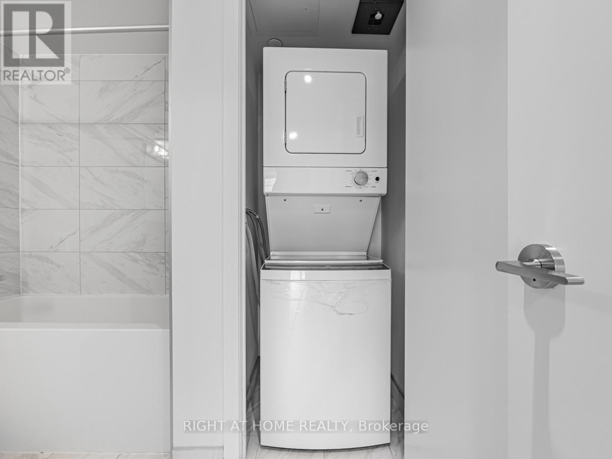 1615 - 85 WOOD STREET Image 27