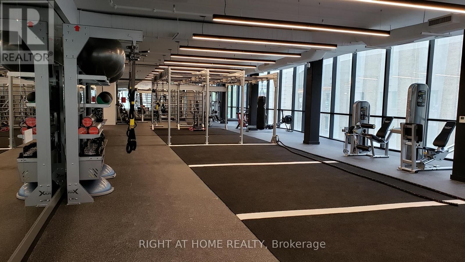 1615 - 85 WOOD STREET Image 28