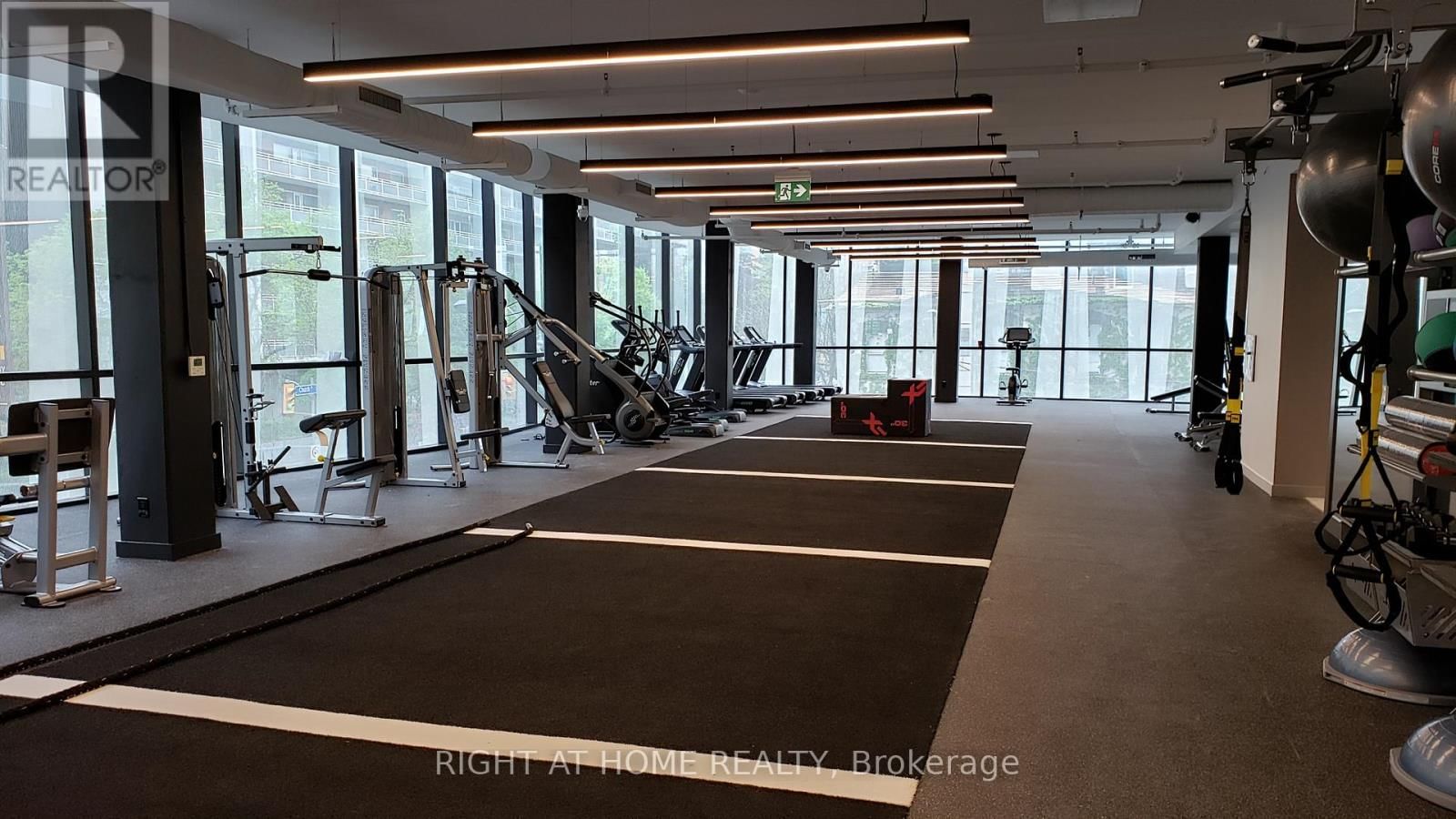 1615 - 85 WOOD STREET Image 29