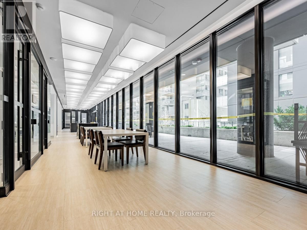 1615 - 85 WOOD STREET Image 5