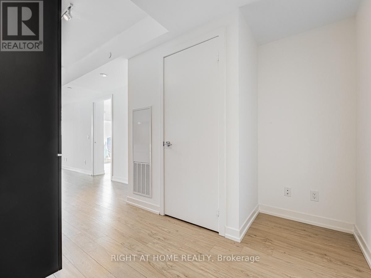 1615 - 85 WOOD STREET Image 8