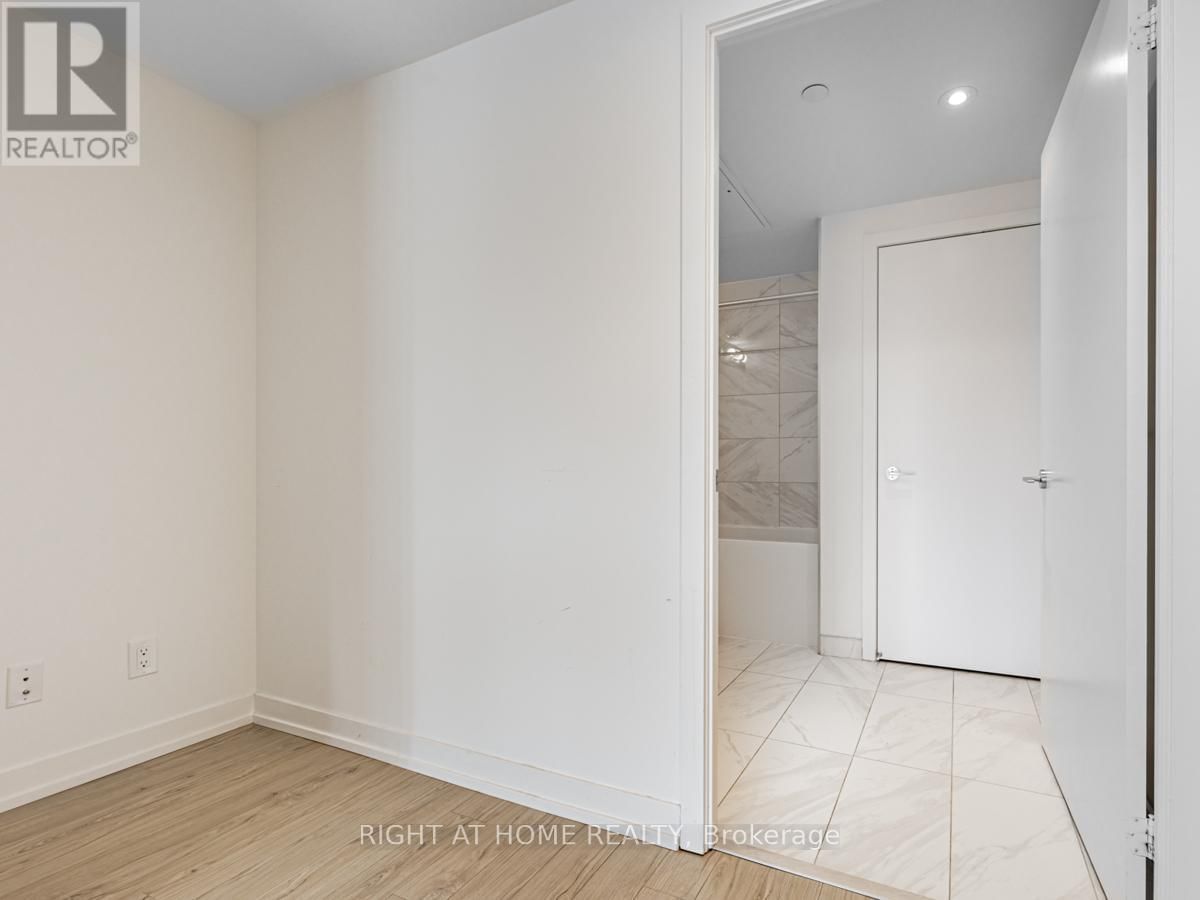 1615 - 85 WOOD STREET Image 9