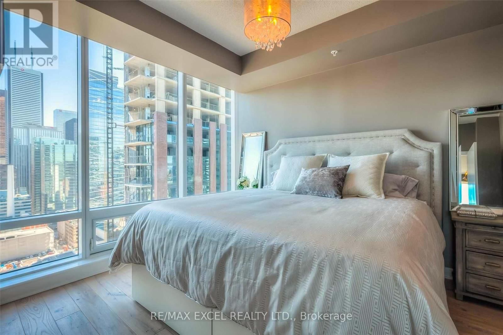 2704 - 295 ADELAIDE STREET WEST Image 9