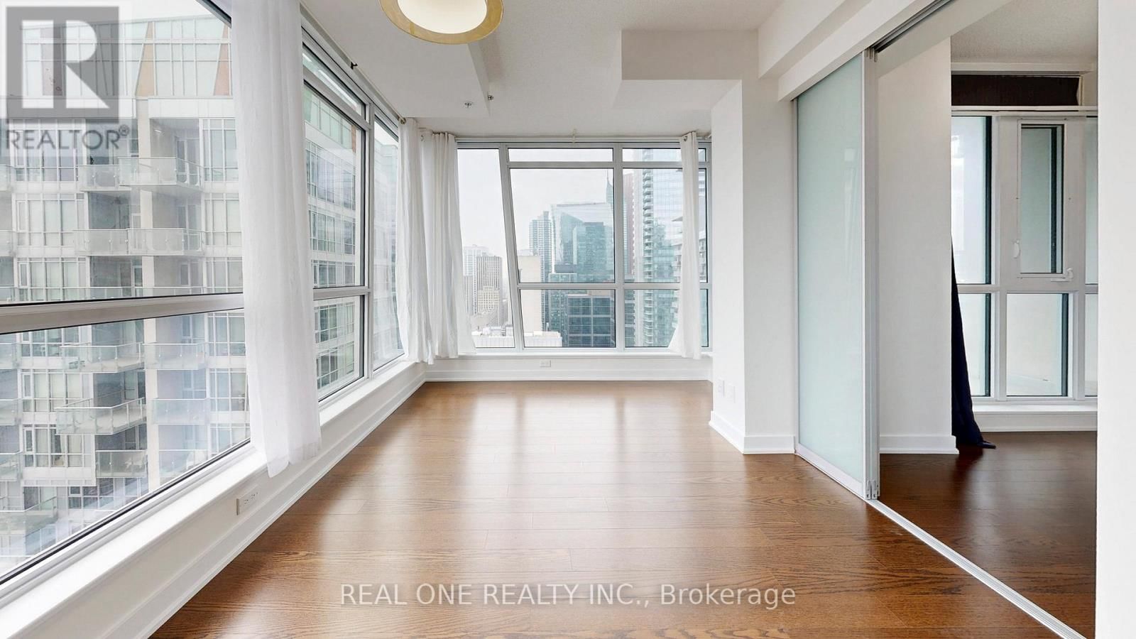 3002 - 30 NELSON STREET Image 8