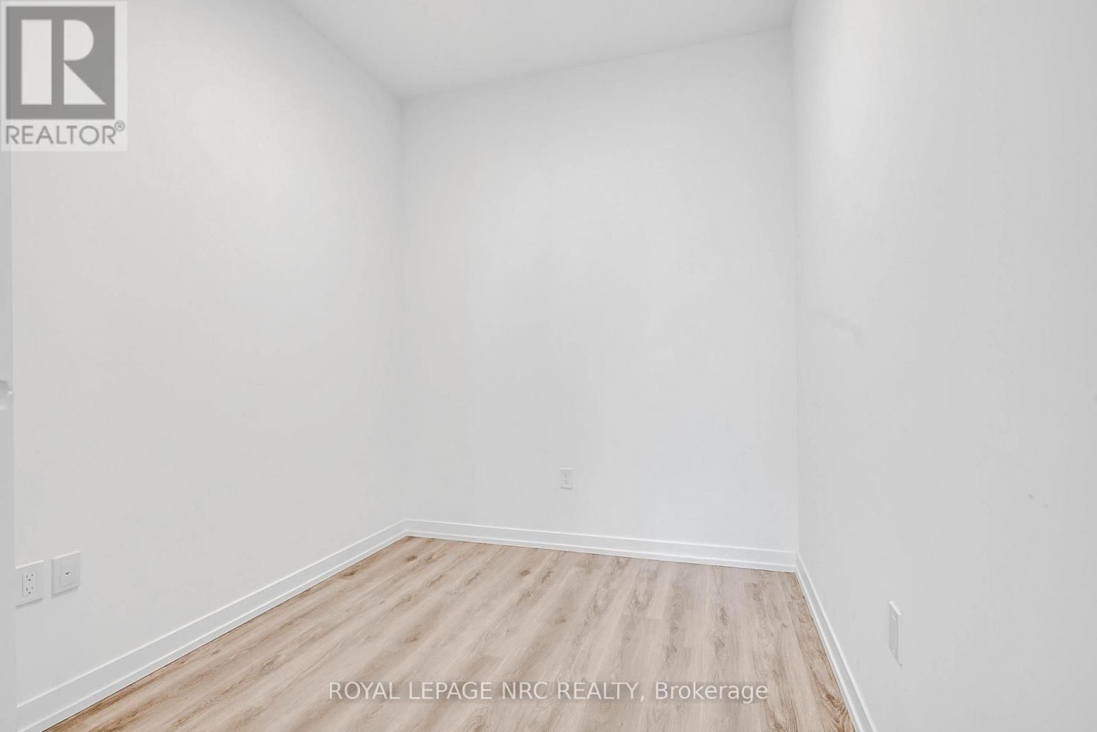 6908 - 138 DOWNES STREET Image 11