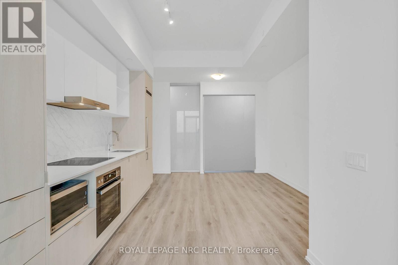 6908 - 138 DOWNES STREET Image 18