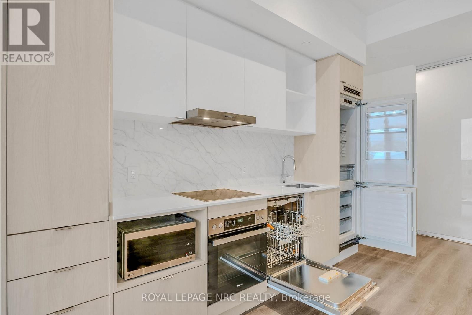 6908 - 138 DOWNES STREET Image 22