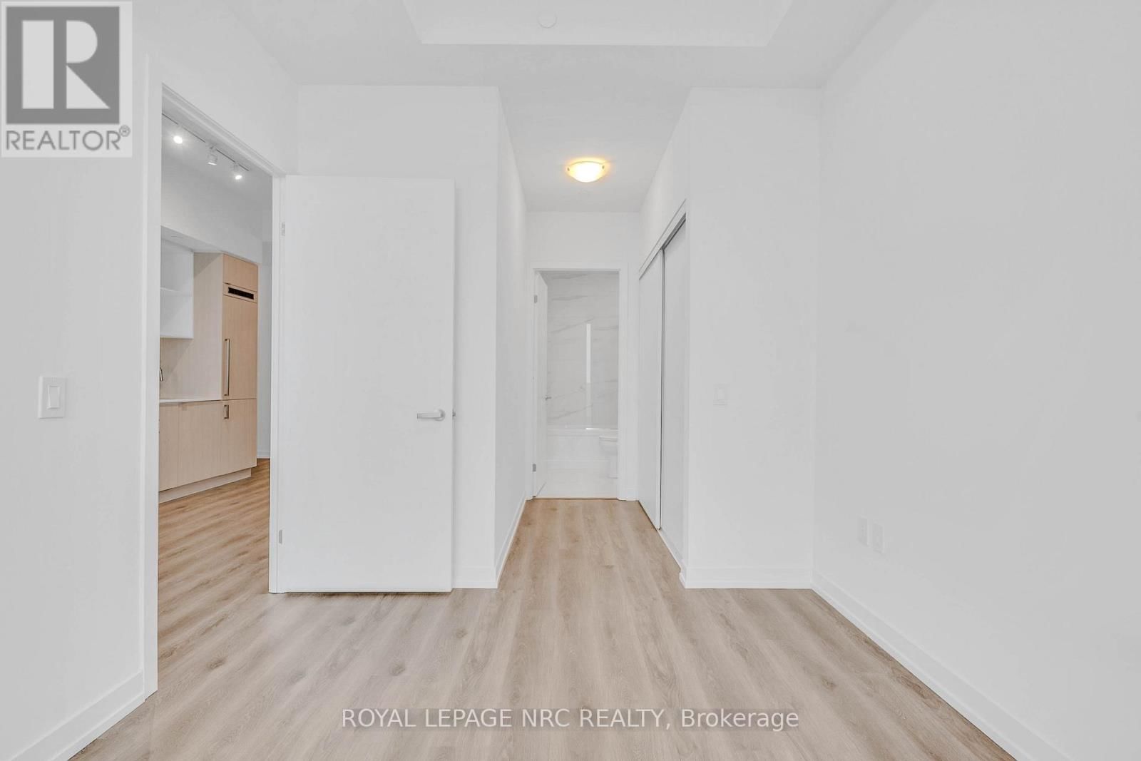 6908 - 138 DOWNES STREET Image 24