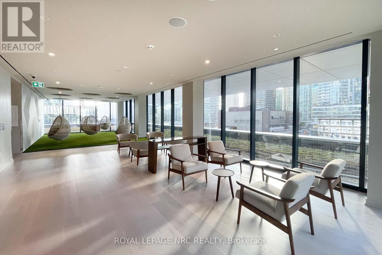 6908 - 138 DOWNES STREET Image 42