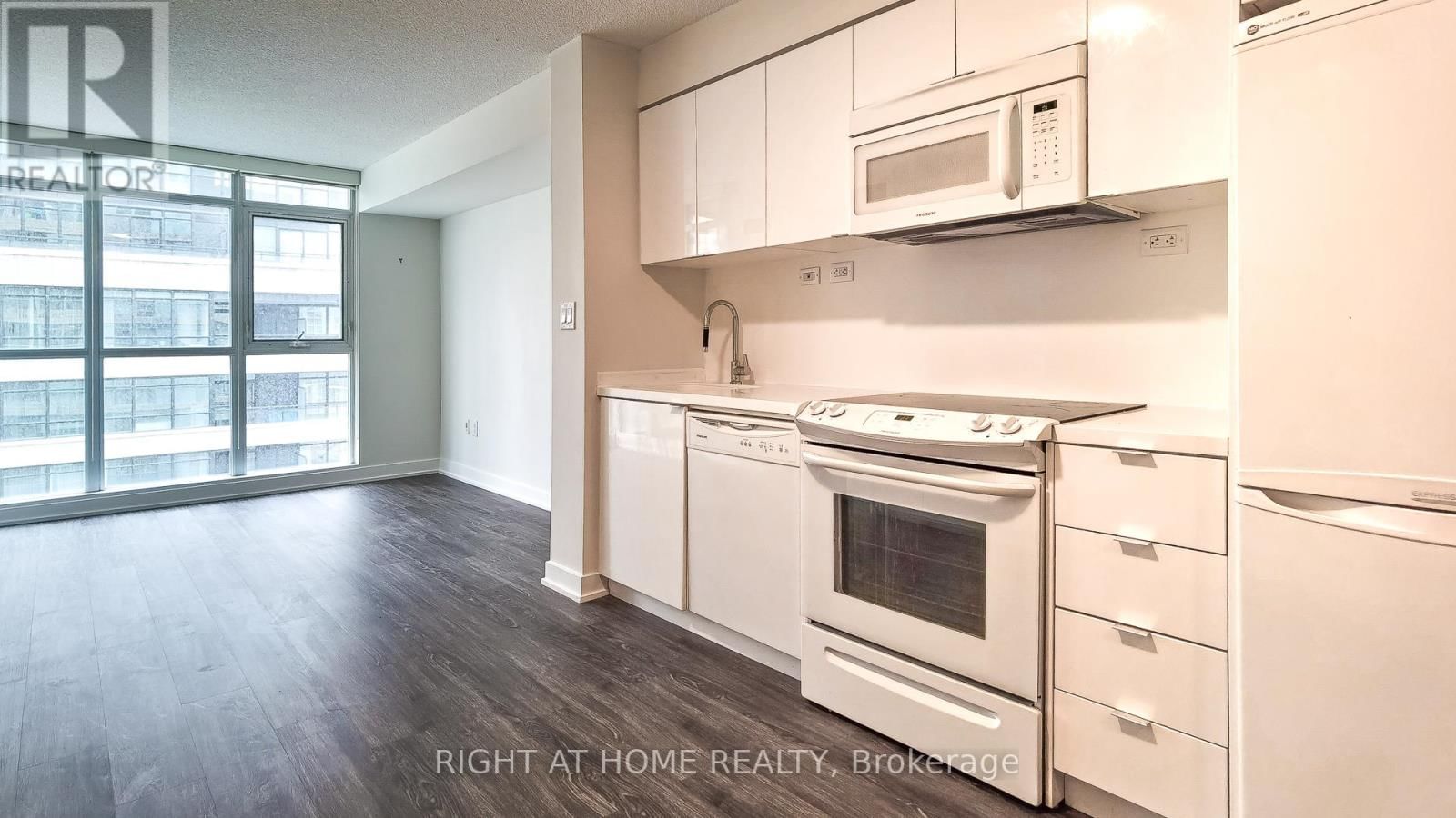 703 - 10 CAPREOL COURT Image 1